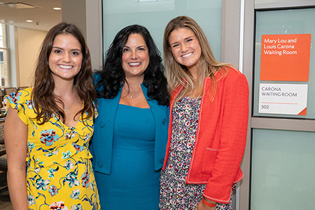 Christine Carona ’85, with daughters Sophia and Marissa