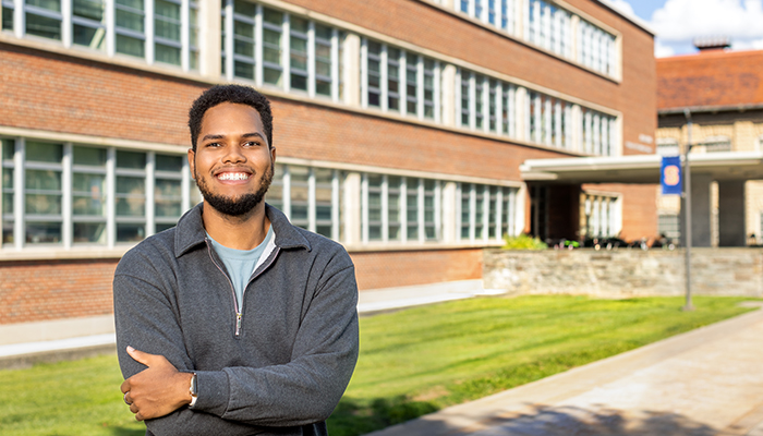 Luis '26 student